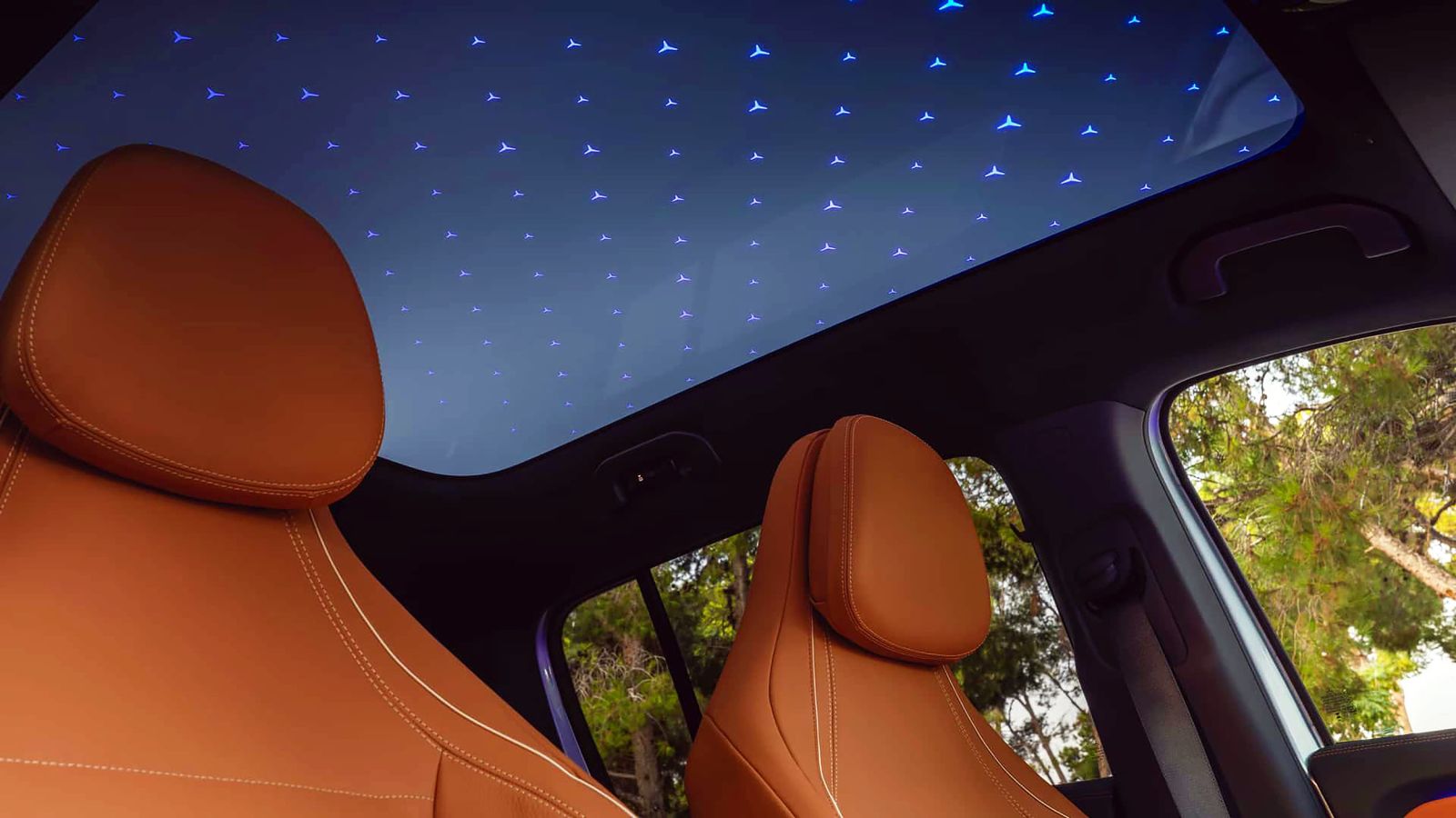 Mercedes-Benz GLB 2027 Interior Panoramic Roof Star illumination Design