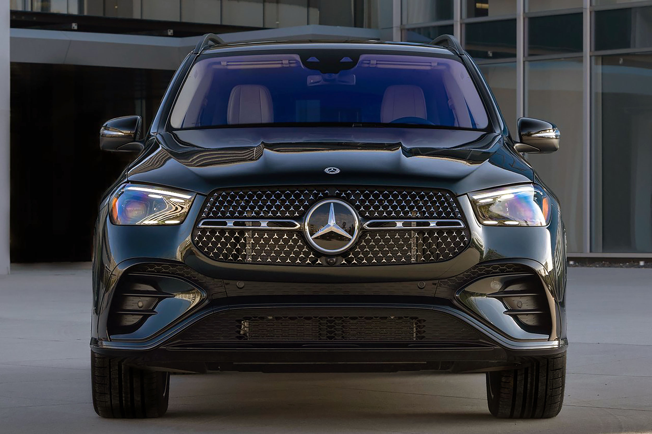 Ideal inchirieri auto Cluj Mercedes Benz GLE 2024 Exterior Front Design rent a car