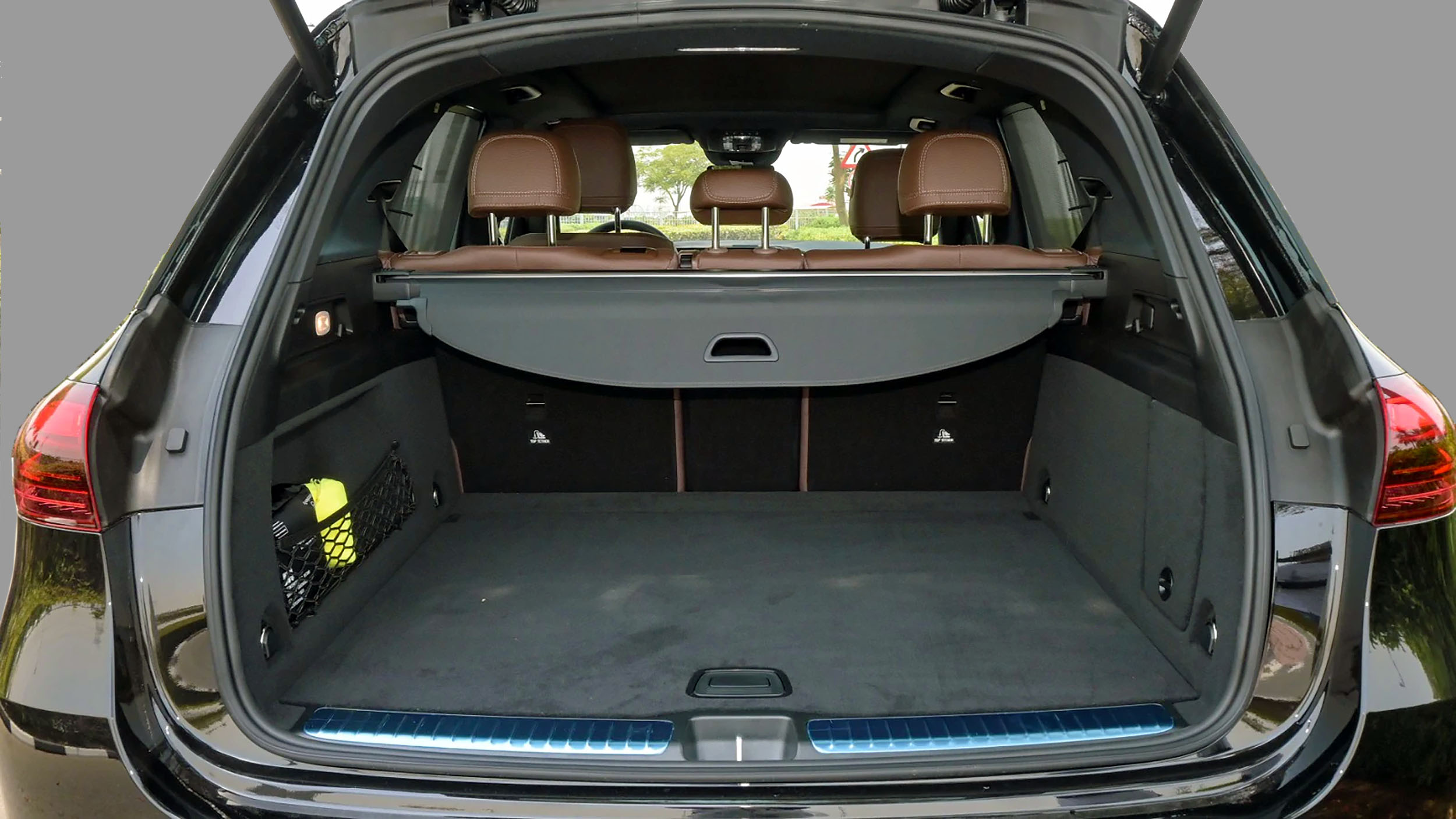 Mercedes Benz GLE 2024 Trunk Boot Space Volume Design