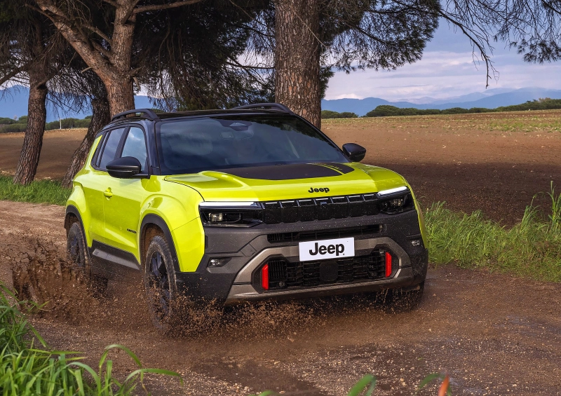 Noul Jeep Avenger 2027 a fost dezvăluit: Grilă iluminată, faruri LED Matrix și o ediție specială pentru 85 de ani de istorie