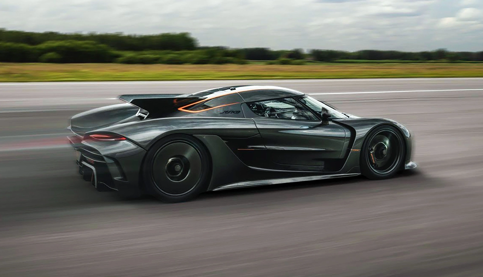 Koenigsegg Jesko Absolut rescrie istoria: Record mondial pe sfertul de milă și o viteză de neatins pentru mașinile de serie