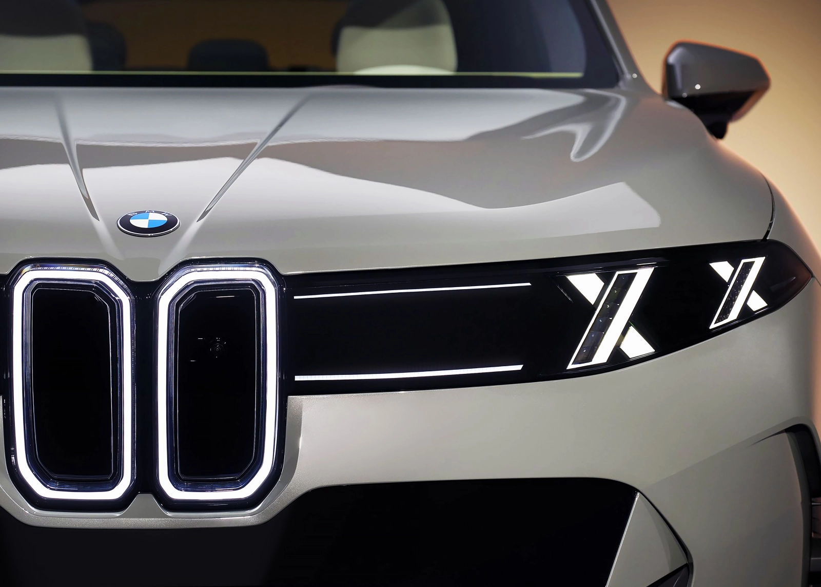BMW își păstrează coroana premium în H1 2026, dar în România bătălia se dă în două ligi complet diferite