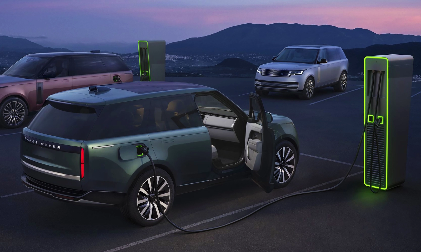 The first Range Rover Electric has just been revealed. Full details on range, availability and price in Romania