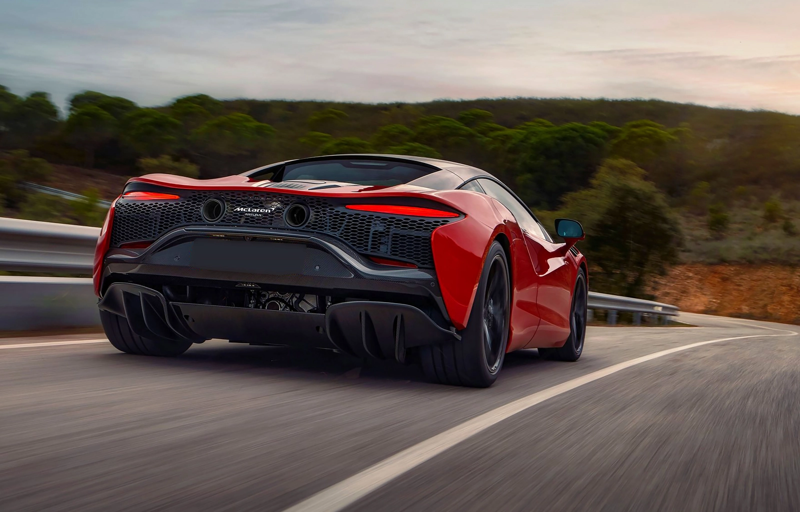 McLaren pregătește retragerea din producție a modelului Artura în anul 2028