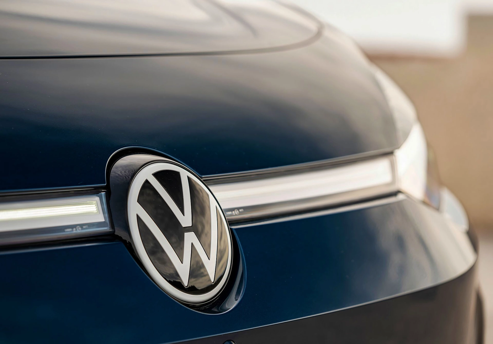 VW inițiază o rechemare globală de 4 milioane de vehicule pentru defect la sistemul de direcție