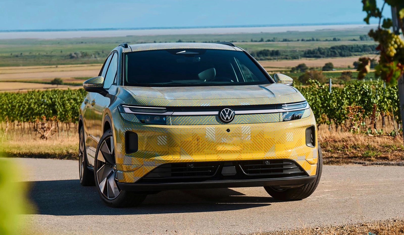 Volkswagen schimbă strategia, ID.4 devine noul ID. Tiguan și primele imagini oficiale
