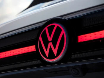 VW conduce piaţa EV din Europa: cele mai multe maşini electrice vândute în noiembrie