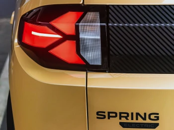 Dacia deschide oficial comenzile pentru noile motorizări pentru Spring în România: versiuni de 70 și 100 CP disponibile de azi