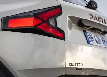 Românii au cumpărat mai multe mașini în luna Mai 2026, dar piața auto generală este în scădere față de 2025