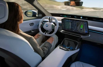Conducere autonomă cu privirea: Sistemul BMW Highway Assistant cucerește Europa, dar mai are de așteptat până în România