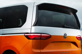 Upgrade digital major pentru VW T7 Multivan și California: Ecrane mai mari și design frontal revizuit