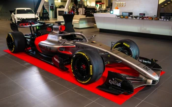 Monopostul de Formula 1 de la Audi este expus la Porsche Pipera în București. Astăzi, accesul este gratuit!