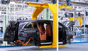 Noul Mercedes-Benz VLE electric a intrat în producție: Cât costă în România succesorul pe 800V al Clasei V