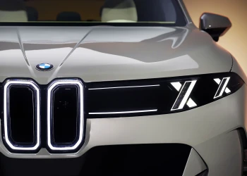 BMW își păstrează coroana premium în H1 2026, dar în România bătălia se dă în două ligi complet diferite