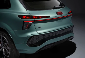 Audi Q3 primește un update major - ecran pentru pasager și dotări premium oferite direct în standard